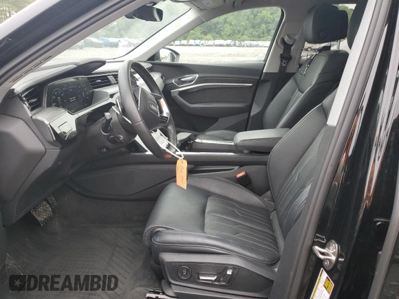 2021 Audi e-tron Prestige z VIN WA1VAAGE2MB004310, wystawiony jako Copart lot #60638165 z przebiegiem 34 576 mil mil oraz Szkoda całkowita • Salvage title. Historia ofert i sprzedaży dostępna na DreamBid. Obrazek 7.