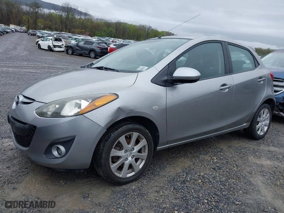 2011 Mazda Mazda2 Sport with VIN JM1DE1HZXB0112402, listed as a IAAI auction lot 41954565 with 153,351 mi miles. Bid and sale history available at carsss.com. Image 6.