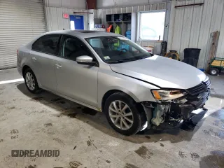 2012 Volkswagen Jetta Sedan SE w/Convenience & Sunroof PZEV with VIN 3VWBP7AJ6CM306185, listed as a Copart auction lot 44975285 with 104,472 mi miles and Clean Title. Bid and sale history available at carsss.com. Image 4.
