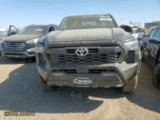2024 Toyota Tacoma 4WD SR5 with VIN 3TMLB5JN0RM043049, listed as a Copart auction lot 73404924 with 1,939 mi miles and Non Repairable. Bid and sale history available at carsss.com. Image 10.