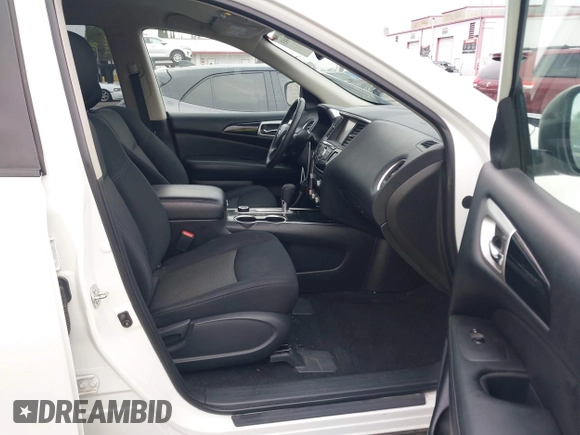 2018 Nissan Pathfinder SV z VIN 5N1DR2MMXJC663829, wystawiony jako IAAI lot #42083443 z przebiegiem 94 027 mil mil oraz . Historia ofert i sprzedaży dostępna na DreamBid. Obrazek 5.