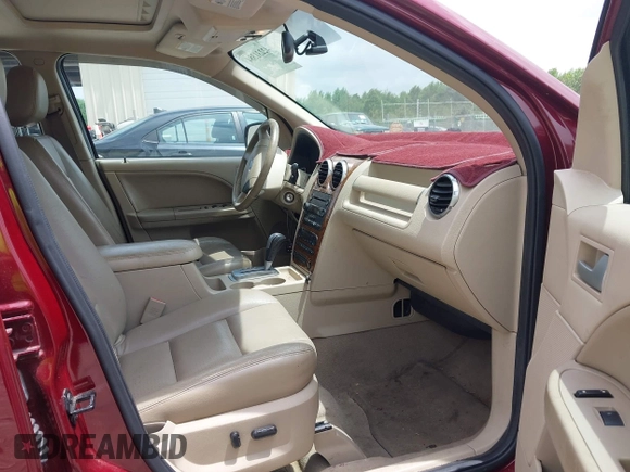 2005 Ford Freestyle Limited z VIN 1FMZK06105GA14864, wystawiony jako IAAI lot #42231384 z przebiegiem 122 621 mil mil oraz . Historia ofert i sprzedaży dostępna na DreamBid. Obrazek 5.