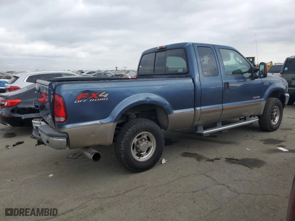 2004 Ford Super Duty F-250 XL with VIN 1FTNX21PX4EB28859, listed as a Copart auction lot 43209385 with 247,021 mi miles and Salvage Title. Bid and sale history available at carsss.com. Image 3.