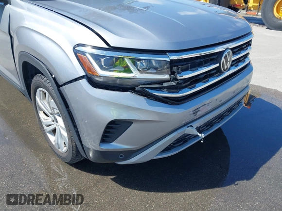 2022 Volkswagen Atlas SE with VIN 1V2WR2CA2NC542530, listed as a IAAI auction lot 41913358 with 37,977 mi miles and . Bid and sale history available at DreamBid. Image 17.