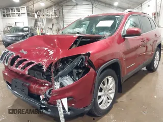 2017 Jeep Cherokee Limited z VIN 1C4PJMDB8HW625950, wystawiony jako IAAI lot #41650266 z przebiegiem 85 928 mil mil oraz . Historia ofert i sprzedaży dostępna na DreamBid. Obrazek 17.