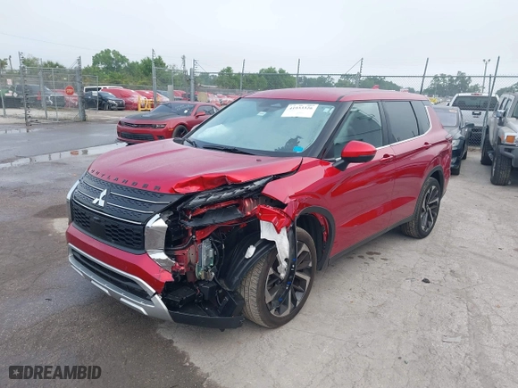 2023 Mitsubishi Outlander SE with VIN JA4J3UA87PZ055388, listed as a IAAI auction lot 41933326 with 18,371 mi miles. Bid and sale history available at carsss.com. Image 2.