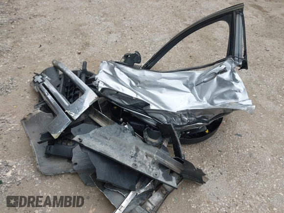 2022 Ford Escape SE z VIN 1FMCU0G62NUA25554, wystawiony jako IAAI lot #41900612 z przebiegiem 63 581 mil mil oraz . Historia ofert i sprzedaży dostępna na DreamBid. Obrazek 12.