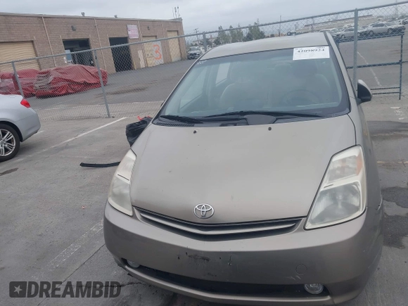 2005 Toyota Prius with VIN JTDKB20U350126328, listed as a IAAI auction lot 42098924 with 237,916 mi miles. Bid and sale history available at carsss.com. Image 12.
