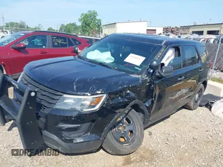 2017 Ford Police Interceptor Utility with VIN 1FM5K8AR2HGB15810, listed as a IAAI auction lot 42560147 with 118,224 mi miles and . Bid and sale history available at DreamBid. Image 2.