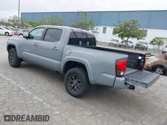 2021 Toyota Tacoma SR z VIN 3TMCZ5AN1MM422937, wystawiony jako IAAI lot #42067866 z przebiegiem 33 232 mil mil oraz . Historia ofert i sprzedaży dostępna na DreamBid. Obrazek 3.