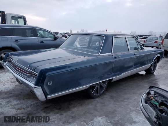 1968 Chrysler New Yorker z VIN CH41K8C119279, wystawiony jako Copart lot #87872885 z przebiegiem 52 901 mil mil oraz Tytuł czysty. Historia ofert i sprzedaży dostępna na DreamBid. Obrazek 3.