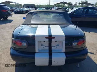 1996 Mazda MX-5 Miata z VIN JM1NA3533T0716564, wystawiony jako IAAI lot #42191052 z przebiegiem 101 713 mil mil oraz . Historia ofert i sprzedaży dostępna na DreamBid. Obrazek 16.
