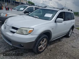 2005 Mitsubishi Outlander XLS with VIN JA4LX41F95U031468, listed as a IAAI auction lot 42114377 with 172,413 mi miles. Bid and sale history available at carsss.com. Image 2.