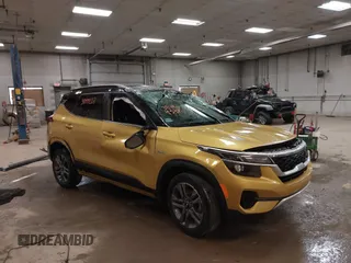 2021 Kia Seltos S with VIN KNDEUCAA5M7129691, listed as a IAAI auction lot 38494337 with 33,918 mi miles and . Bid and sale history available at DreamBid. Image 1.