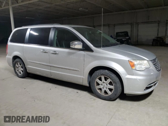 2011 Chrysler Town & Country Touring L with VIN 2A4RR8DG8BR744662, listed as a Copart auction lot 42013515 with 139,393 mi miles and Clean Title. Bid and sale history available at DreamBid. Image 4.