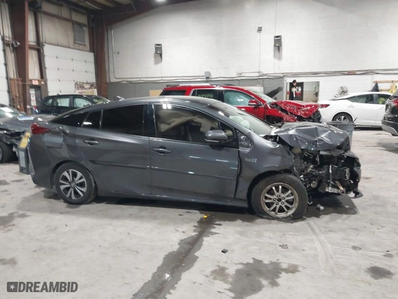 2017 Toyota Prius Prime Plus with VIN JTDKARFP3H3037567, listed as a IAAI auction lot 41531948 with NaN miles. Bid and sale history available at carsss.com. Image 13.