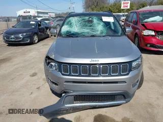 2018 Jeep Compass Limited with VIN 3C4NJDCB9JT283493, listed as a IAAI auction lot 41776578 with 117,876 mi miles. Bid and sale history available at carsss.com. Image 12.