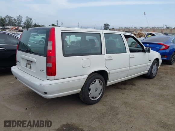 1998 Volvo V70 с VIN YV1LW5541W2350300, выставлен на аукционе IAAI как лот 42343799 с пробегом 286 071 миль миль и . История ставок и продаж доступна на DreamBid. Изображение 4.