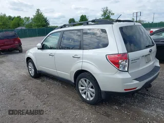 2013 Subaru Forester X Limited with VIN JF2SHAEC9DH401677, listed as a IAAI auction lot 42072338 with 288,909 mi miles and . Bid and sale history available at DreamBid. Image 3.