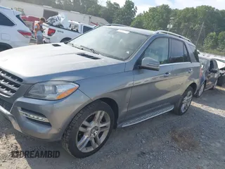2015 Mercedes-Benz M 350 with VIN 4JGDA5JB2FA483386, listed as a IAAI auction lot 42597674 with 202,833 mi miles and . Bid and sale history available at DreamBid. Image 14.