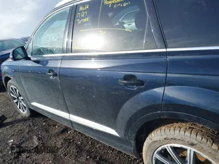 2017 Audi Q7 Premium Plus z VIN WA1LAAF75HD019470, wystawiony jako IAAI lot #41724853 z przebiegiem 85 301 mil mil oraz . Historia ofert i sprzedaży dostępna na DreamBid. Obrazek 6.