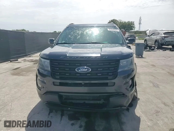 2017 Ford Explorer Sport с VIN 1FM5K8GT0HGA45758, выставлен на аукционе Copart как лот 63240925 с пробегом 129 868 миль миль и Списание • Salvage title. История ставок и продаж доступна на DreamBid. Изображение 14.