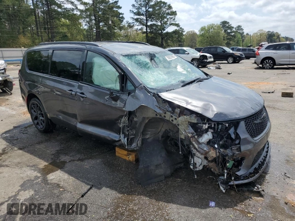 2022 Chrysler Pacifica Touring L with VIN 2C4RC1BG8NR152314, listed as a Copart auction lot 50923955 with 32,893 mi miles and Salvage Title. Bid and sale history available at DreamBid. Image 4.