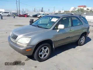 2002 Lexus RX 300 with VIN JTJHF10U920257684, listed as a IAAI auction lot 42088761 with 275,621 mi miles. Bid and sale history available at carsss.com. Image 2.