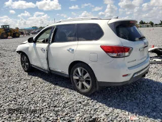 2014 Nissan Pathfinder Platinum with VIN 5N1AR2MN6EC728032, listed as a Copart auction lot 61914055 with 101,941 mi miles and Salvage title. Bid and sale history available at DreamBid. Image 2.