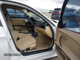 2006 BMW 3 Series 325i with VIN WBAVB13546PT21727, listed as a IAAI auction lot 41723568 with 156,438 mi miles. Bid and sale history available at carsss.com. Image 5.