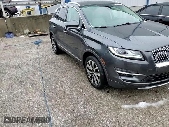 2019 Lincoln MKC Reserve with VIN 5LMCJ3D93KUL29381, listed as a Copart auction lot 44835375 with 83,664 mi miles and Salvage Title. Bid and sale history available at DreamBid. Image 14.