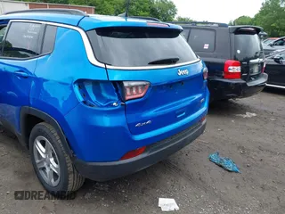 2024 Jeep Compass Latitude with VIN 3C4NJDBN9RT606397, listed as a IAAI auction lot 42533102 with 30,835 mi miles and . Bid and sale history available at DreamBid. Image 6.