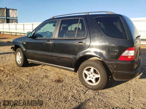 1999 Mercedes-Benz M-Class with VIN 4JGAB54E0XA118194, listed as a Copart auction lot 75242784 with 284,187 mi miles and Salvage Title. Bid and sale history available at carsss.com. Image 2.