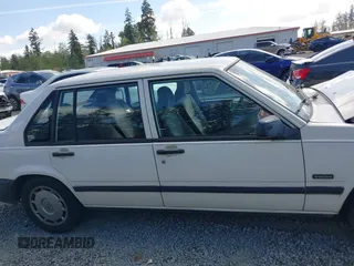 1994 Volvo 900 GLS with VIN YV1JS883XR3145743, listed as a IAAI auction lot 42216858 with 193,685 mi miles and . Bid and sale history available at DreamBid. Image 14.