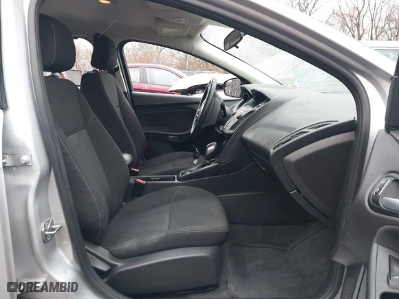 2018 Ford Focus SE with VIN 1FADP3F20JL306628, listed as a IAAI auction lot 41835004 with 28,070 mi miles. Bid and sale history available at carsss.com. Image 5.