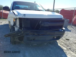 2007 Chevrolet Silverado 1500 LT w/1LT with VIN 1GCEC190X7Z542136, listed as a IAAI auction lot 41630099 with 143,230 mi miles. Bid and sale history available at carsss.com. Image 6.