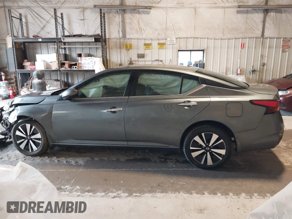 2022 Nissan Altima SV z VIN 1N4BL4DW8NN406517, wystawiony jako IAAI lot #42220335 z przebiegiem 64 680 mil mil oraz . Historia ofert i sprzedaży dostępna na DreamBid. Obrazek 14.