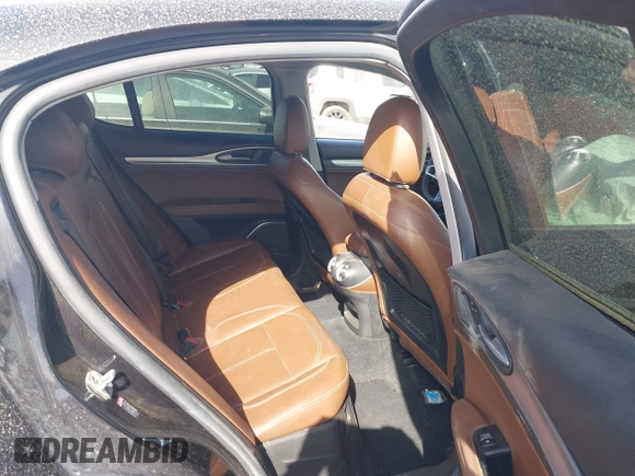 2018 Alfa Romeo Stelvio Sport z VIN ZASFAKPN0J7B71013, wystawiony jako IAAI lot #41938050 z przebiegiem Nie podano mil oraz . Historia ofert i sprzedaży dostępna na DreamBid. Obrazek 8.