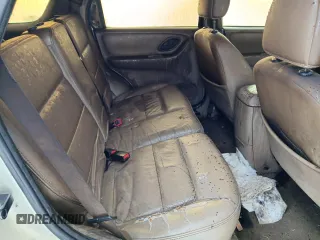 2005 Ford Escape XLT with VIN 1FMYU93165KC92924, listed as a Copart auction lot 46076435 with 0 mi miles and Salvage Title. Bid and sale history available at carsss.com. Image 10.