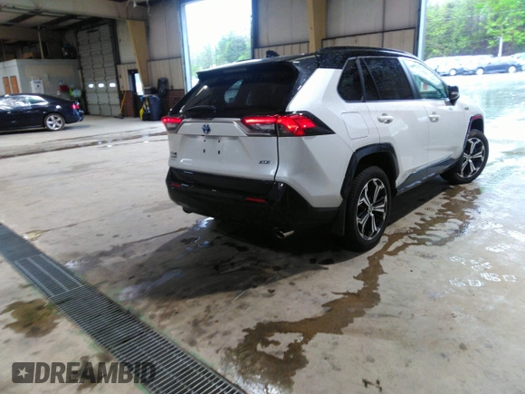 2024 Toyota RAV4 XSE with VIN JTMFB3FV4RD168626, listed as a IAAI auction lot 41966437 with 10,202 mi miles and . Bid and sale history available at DreamBid. Image 4.
