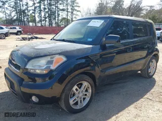 2010 Kia Soul ! with VIN KNDJT2A26A7187048, listed as a IAAI auction lot 41827635 with 182,647 mi miles. Bid and sale history available at carsss.com. Image 2.