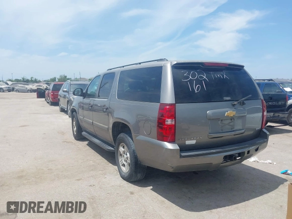 2007 Chevrolet Suburban LTZ with VIN 3GNFC16047G302161, listed as a IAAI auction lot 42053997 with 173,922 mi miles. Bid and sale history available at carsss.com. Image 3.