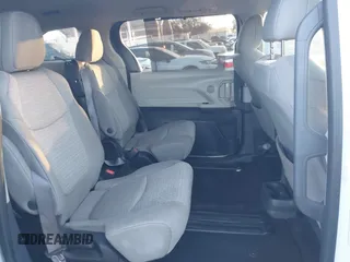 2022 Toyota Sienna LE с VIN 5TDKRKEC3NS115774, выставлен на аукционе IAAI как лот 41396838 с пробегом 59 552 миль миль и . История ставок и продаж доступна на DreamBid. Изображение 8.