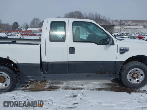 2008 Ford Super Duty F-250 SRW XL with VIN 1FTSX21598EC82566, listed as a IAAI auction lot 41617538 with 166,479 mi miles. Bid and sale history available at carsss.com. Image 13.