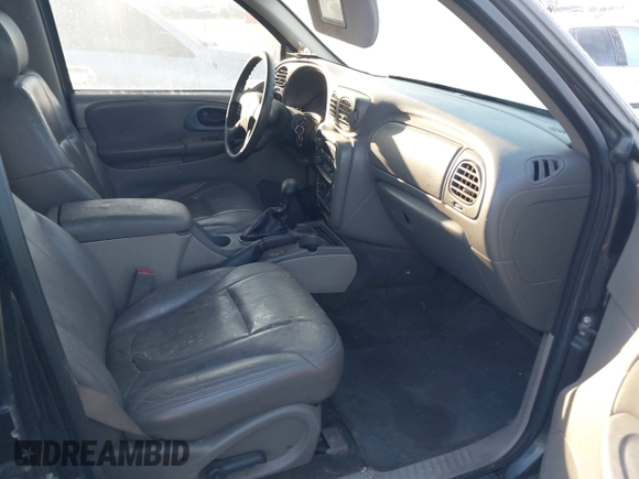 2004 Chevrolet TrailBlazer EXT LT with VIN 1GNET16S446230100, listed as a IAAI auction lot 41389119 with 177,363 mi miles. Bid and sale history available at carsss.com. Image 5.