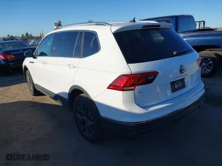 2022 Volkswagen Tiguan SE with VIN 3VV3B7AXXNM020225, listed as a IAAI auction lot 41637473 with 32,340 mi miles. Bid and sale history available at carsss.com. Image 3.