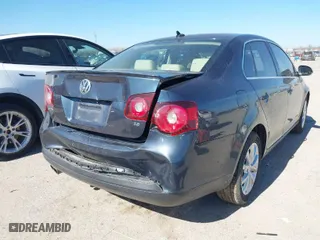 2010 Volkswagen Jetta Sedan Limited with VIN 3VWRX7AJ4AM013803, listed as a IAAI auction lot 41486509 with 162,391 mi miles. Bid and sale history available at carsss.com. Image 6.