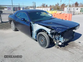 2013 Dodge Challenger R/T with VIN 2C3CDYBT7DH679522, listed as a IAAI auction lot 41387221 with 122,147 mi miles. Bid and sale history available at carsss.com. Image 1.