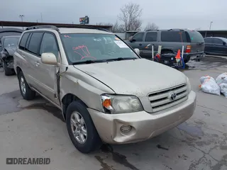 2006 Toyota Highlander with VIN JTEGP21A460115251, listed as a IAAI auction lot 41704239 with 207,327 mi miles. Bid and sale history available at carsss.com. Image 1.