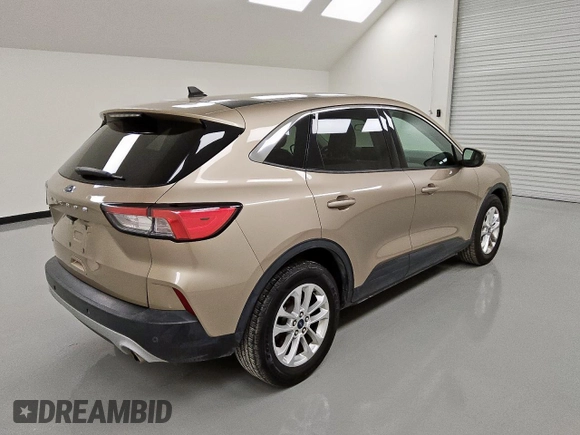2021 Ford Escape SE with VIN 1FMCU0G62MUA67849, listed as a Copart auction lot 62469235 with 109,012 mi miles and Clean title. Bid and sale history available at DreamBid. Image 3.